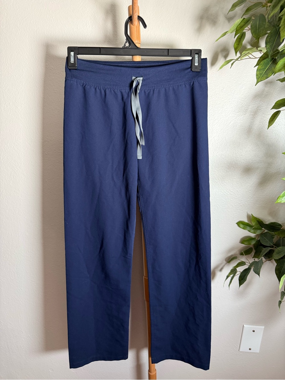 FIGS Navy Blue Scrub Pants Women’s Size XS Petite